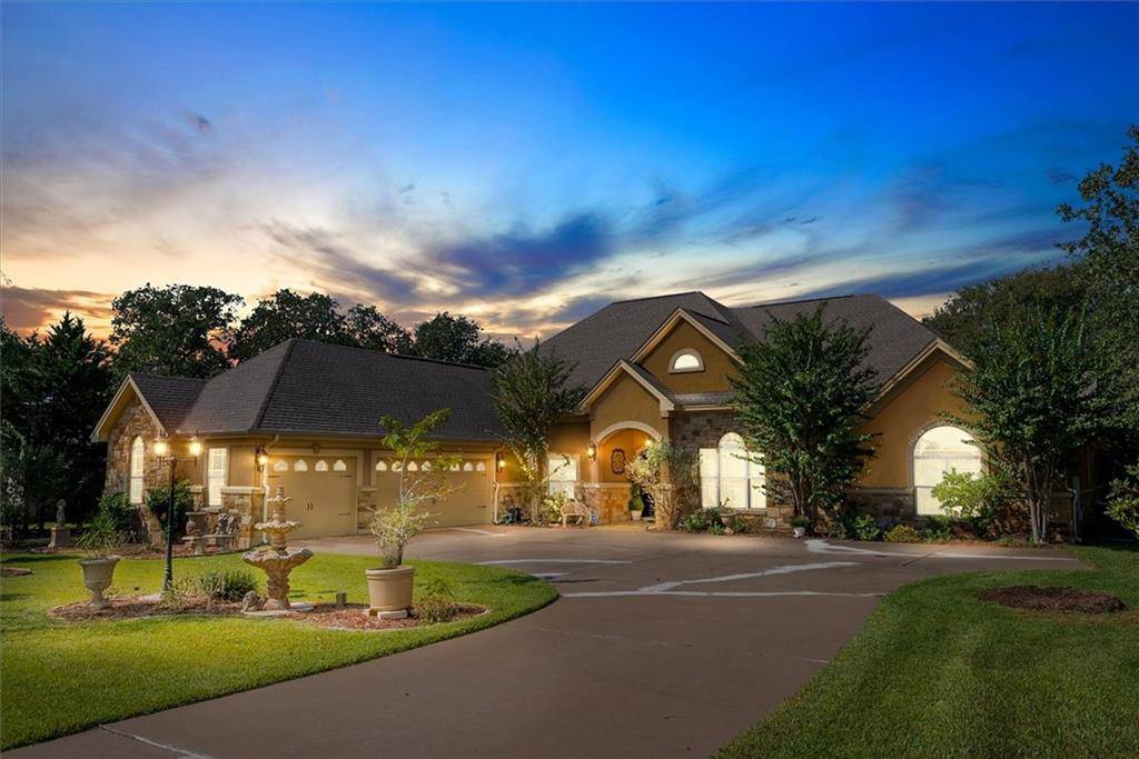 152 Abamillo DR, Bastrop, TX 78602