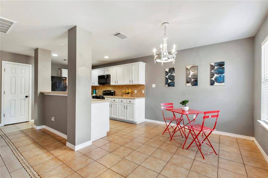 491 Dark Horse LN, Buda, TX 78610
