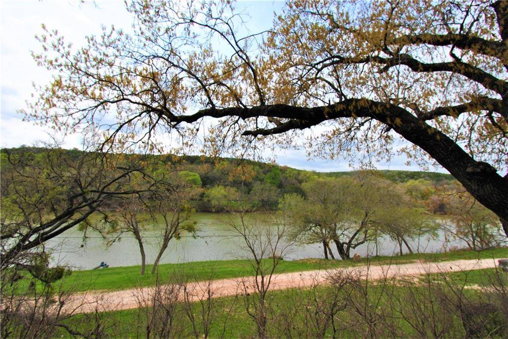 662 N River RD, Lampasas, TX 76550