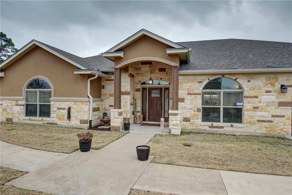 107 E Tanglebriar CT, Bastrop, TX 78602