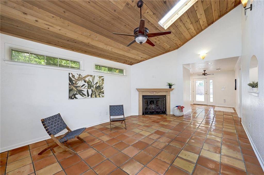 8917 Glenn LN, Austin, TX 78753