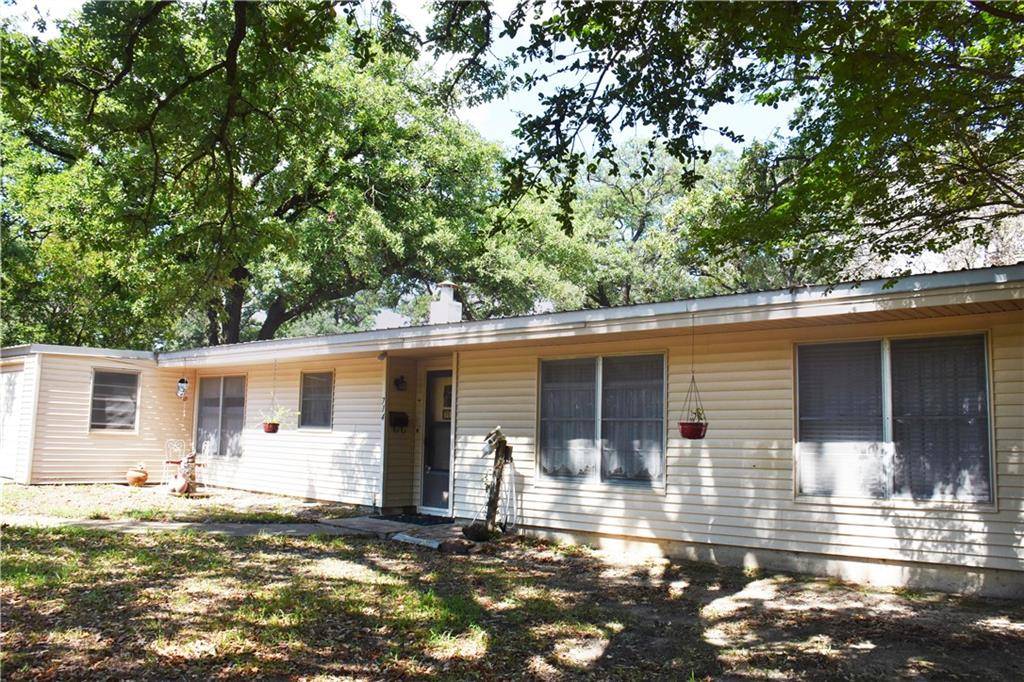 714 Vogel ST, Rockdale, TX 76567