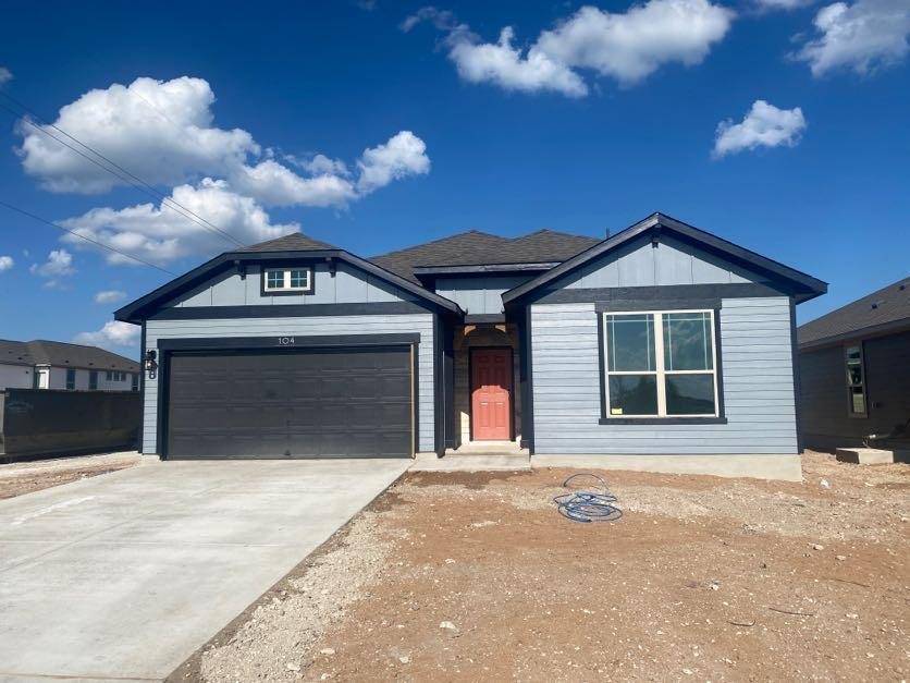 104 Eagles Dare LN, Jarrell, TX 76537
