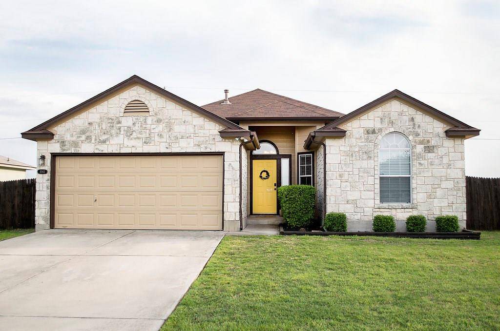 1002 Stewart DR, Hutto, TX 78634