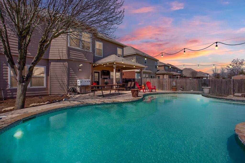 112 Emory Fields DR, Hutto, TX 78634