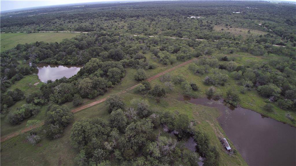 895 Patterson RD, Flatonia, TX 78941