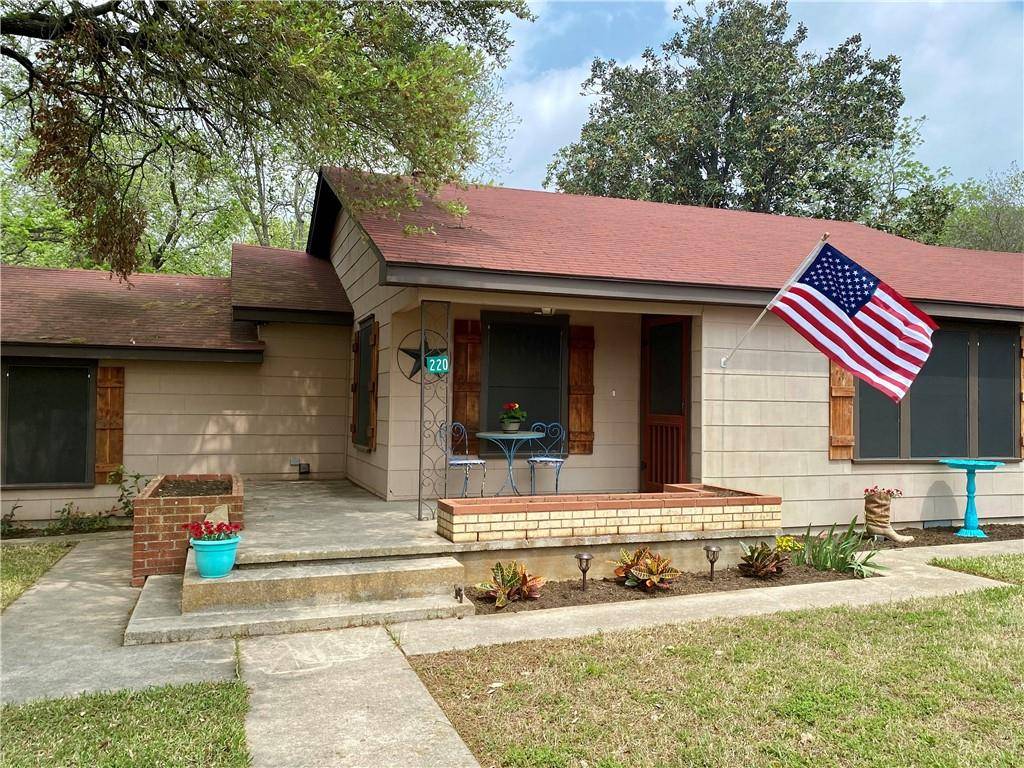 220 3rd ST, Lexington, TX 78947
