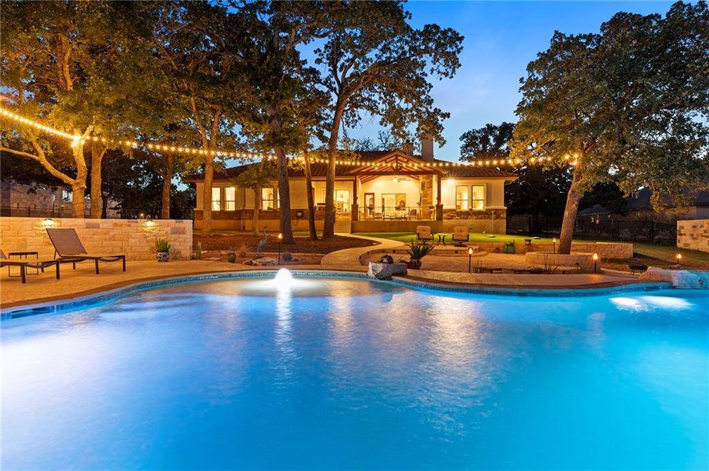 1524 Crockett Gardens RD, Georgetown, TX 78628