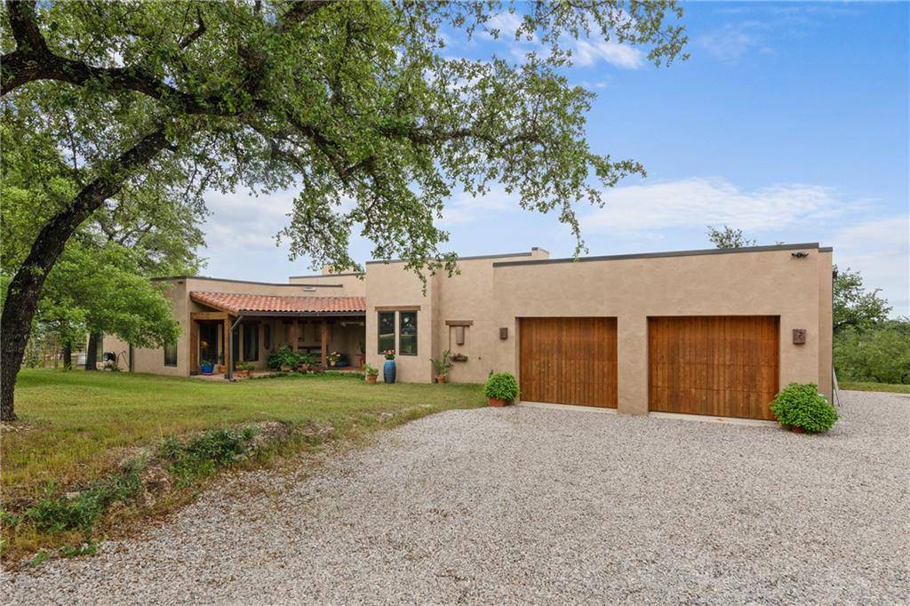 478 Live Oak LN, Spicewood, TX 78669