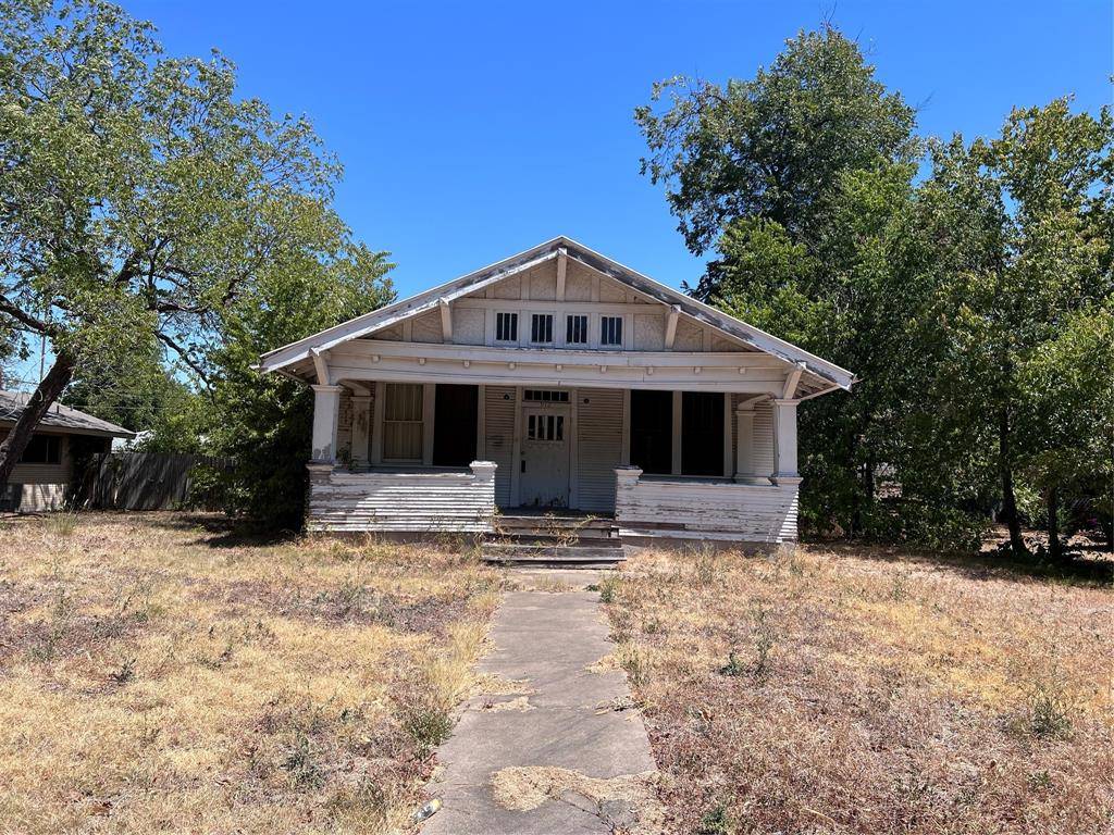 912 Fowzer ST, Taylor, TX 76574