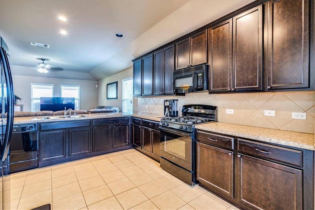 1204 Rhonda CV, Hutto, TX 78634