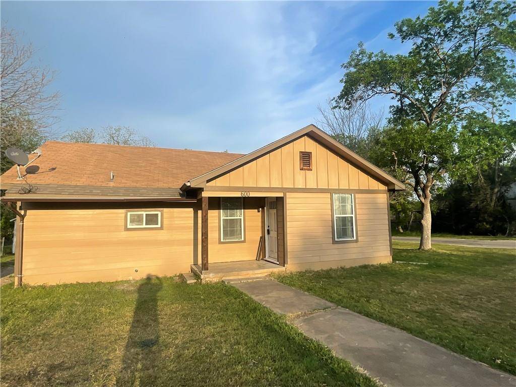 600 Sloan ST, Taylor, TX 76574