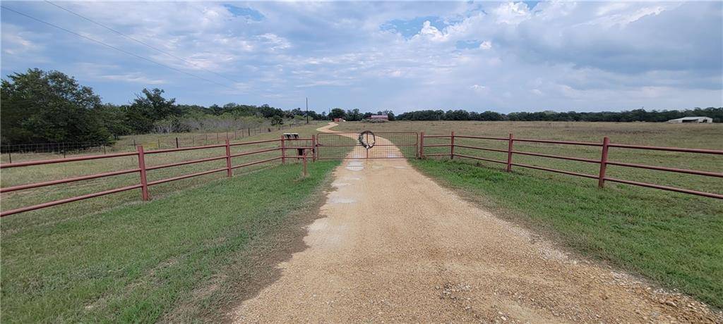1465 Fairview DR, Rockdale, TX 76567