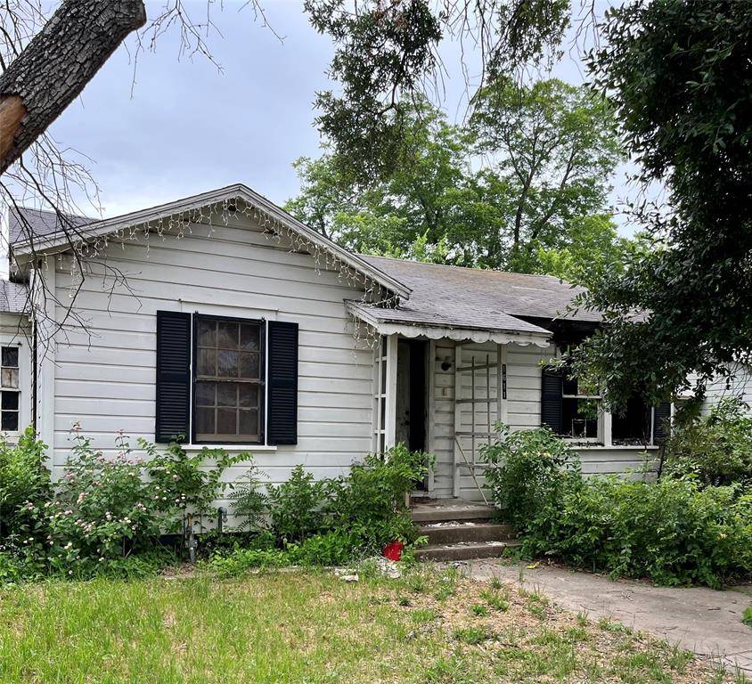 1611 N Lynn ST, Taylor, TX 76574