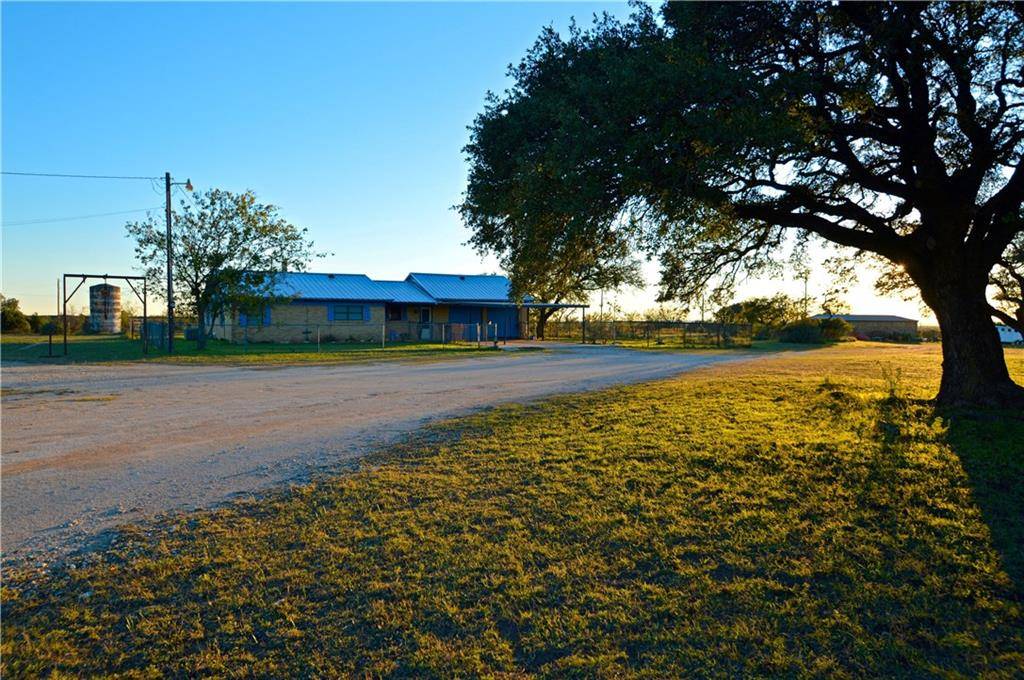 538 S 3rd ST, Lometa, TX 76853