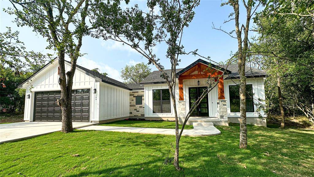 109 W KEOMUKU LN, Bastrop, TX 78602