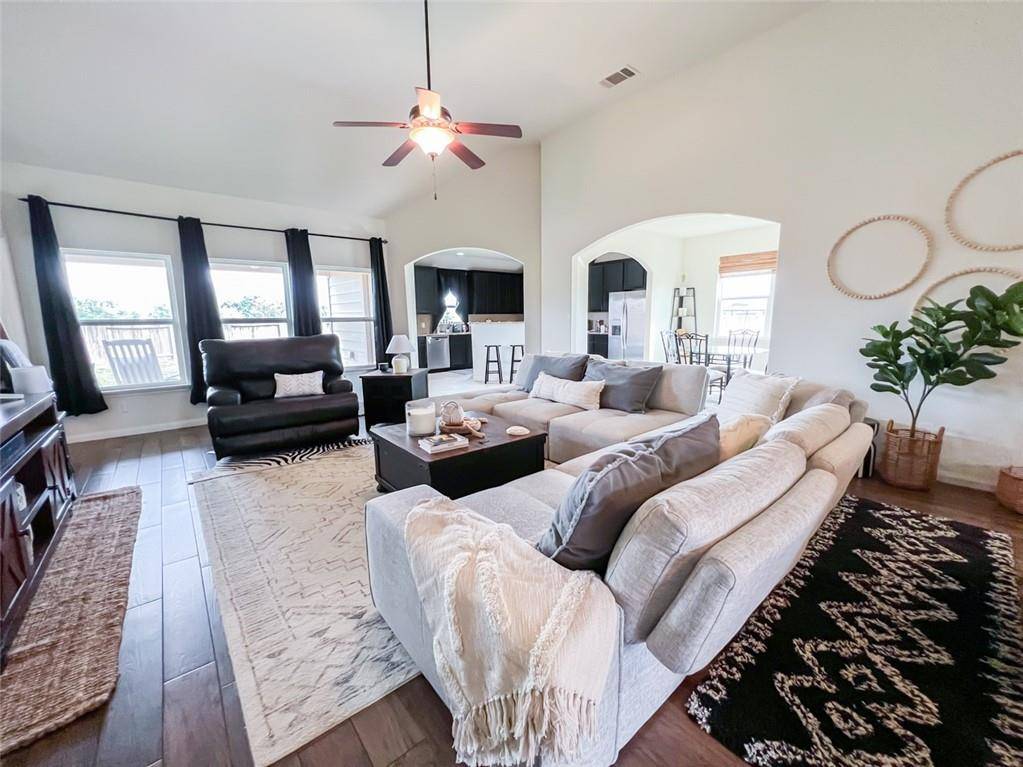 1301 Violet LN, Kyle, TX 78640