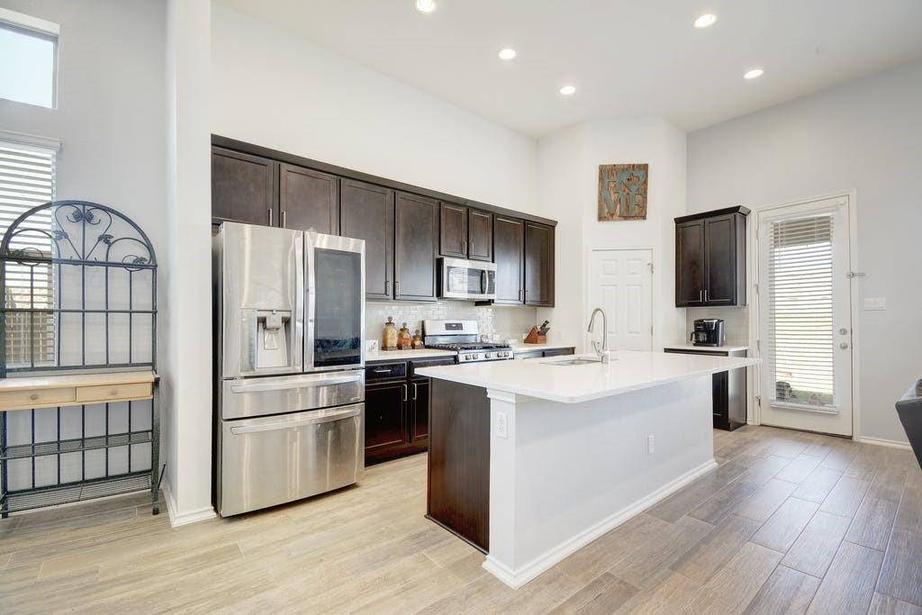 720 Hereford LOOP, Hutto, TX 78634