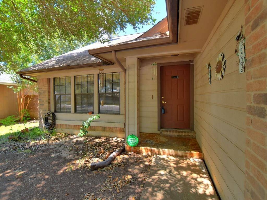 2106 Bluebonnet DR, Round Rock, TX 78664