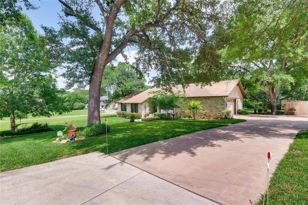 118 Phalarope DR, Buda, TX 78610