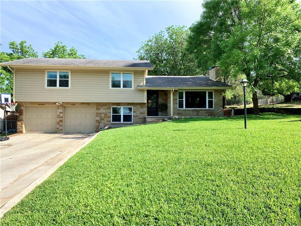 1308 W North Ave, Lampasas, TX 76550