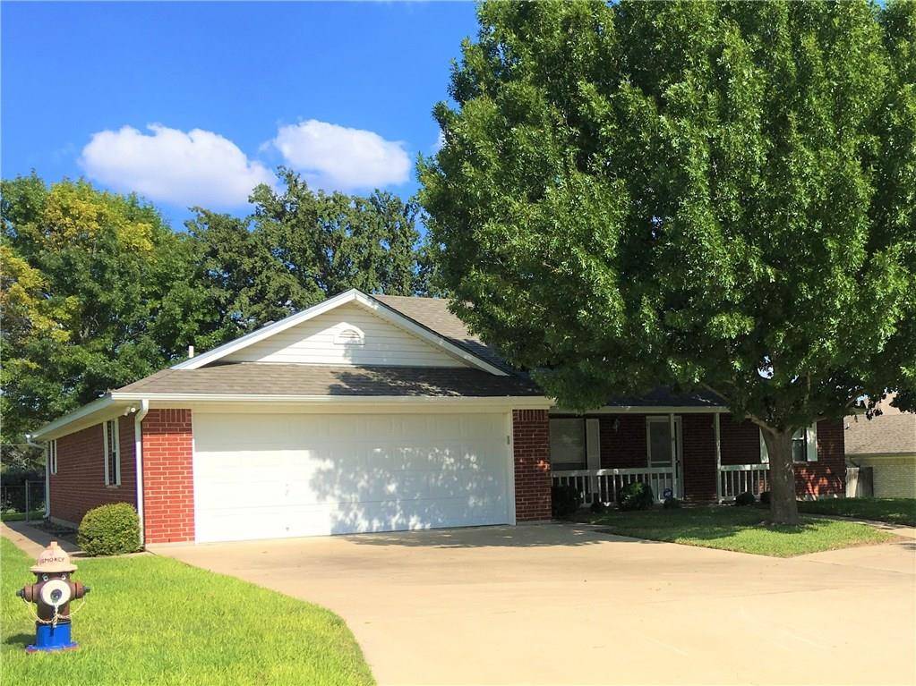 1911 Yellowstone DR, Lampasas, TX 76550