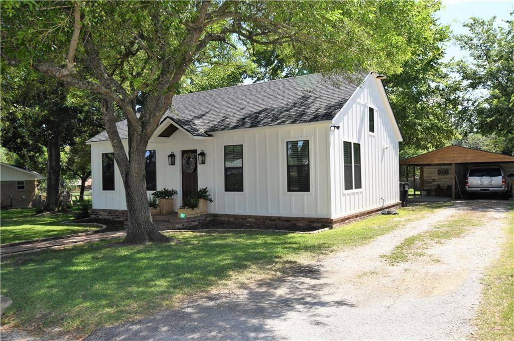 517 Burns ST, Lexington, TX 78947