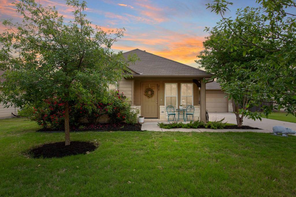 215 Mccoy LN, Hutto, TX 78634