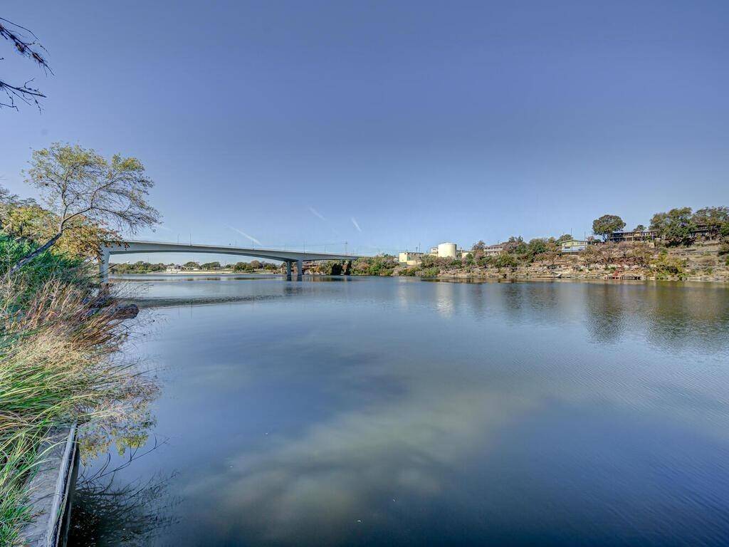 120 Los Escondidos, Marble Falls, TX 78654