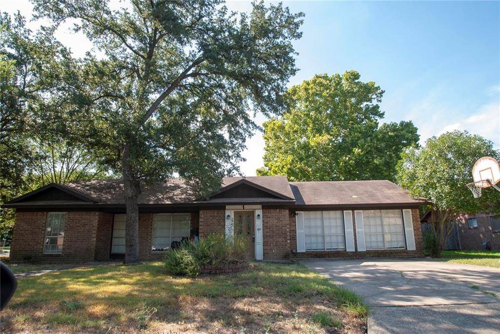 1401 Summit CIR, Taylor, TX 76574