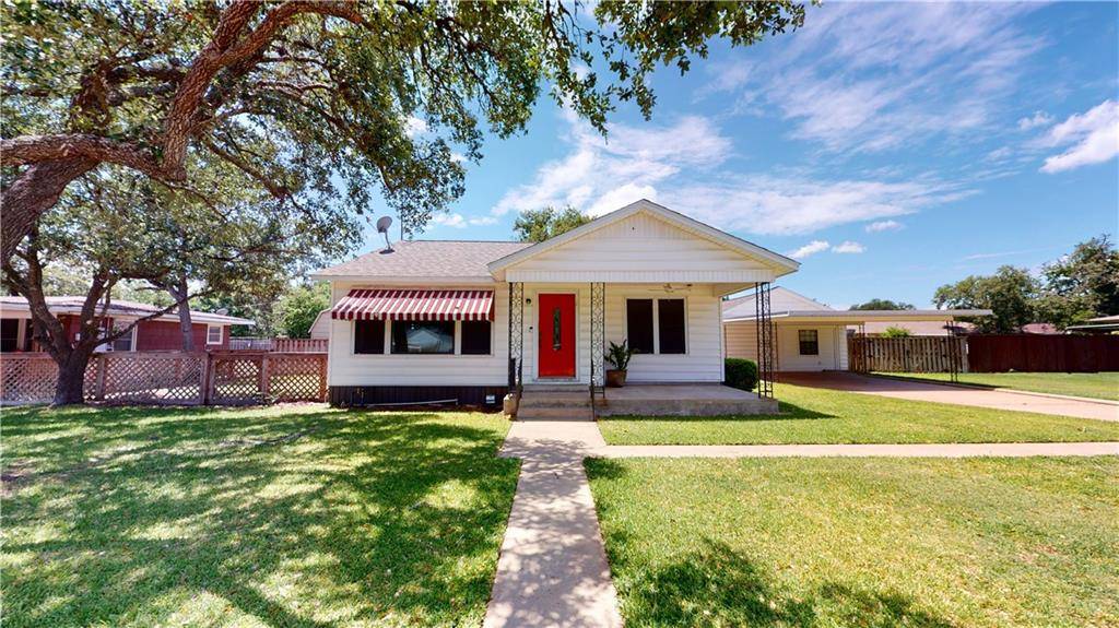 369 S Johnson Ave, Giddings, TX 78942