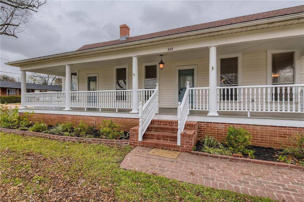 303 S College ST, Georgetown, TX 78626