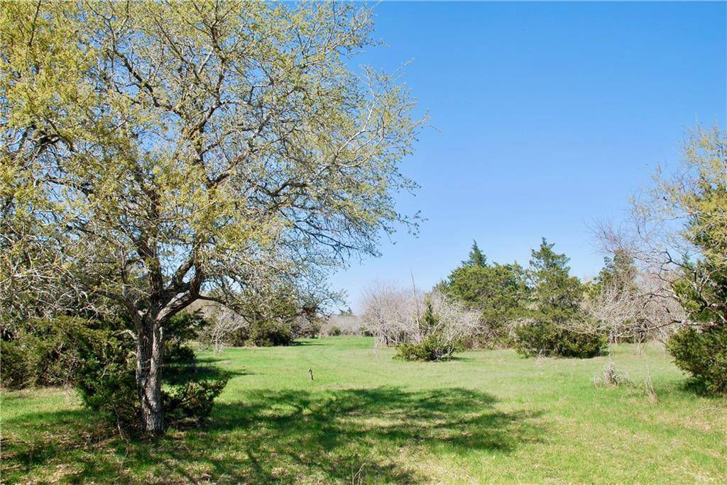 803 CR 284 RD, Moulton, TX 78941