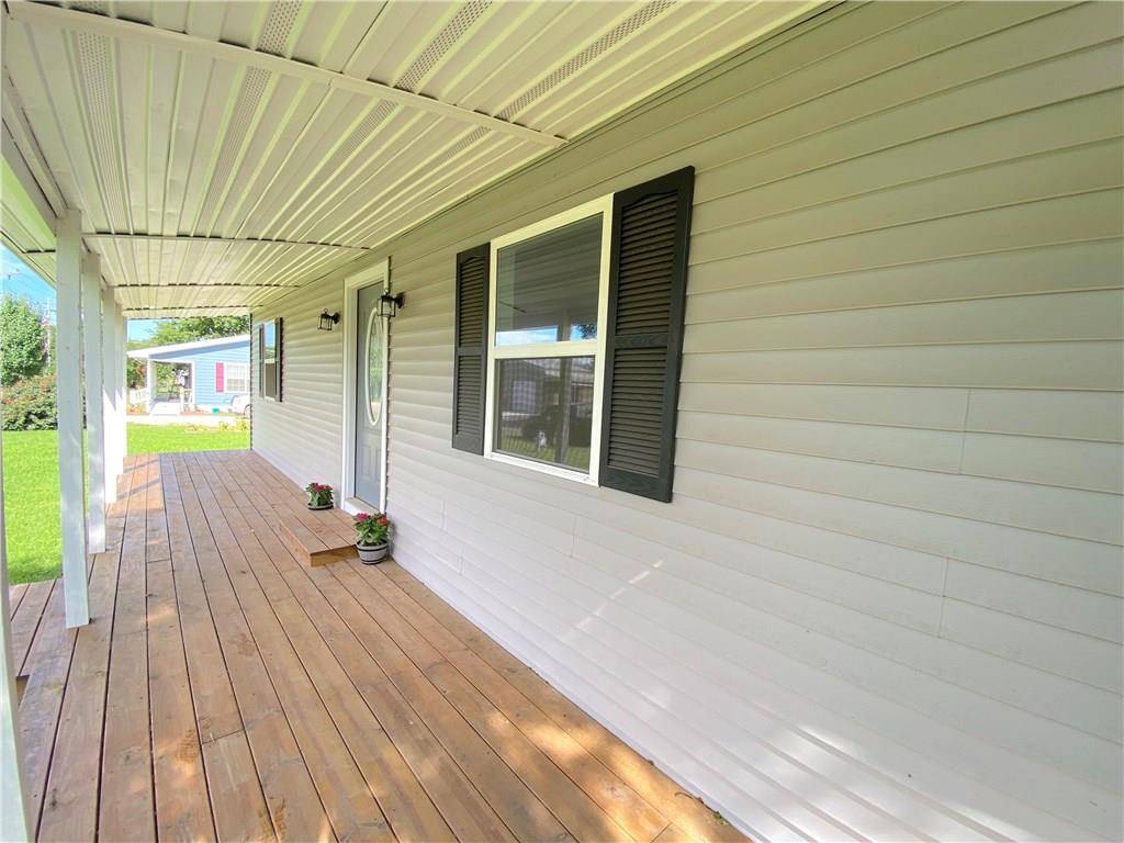 808 Dickson ST, Lexington, TX 78947