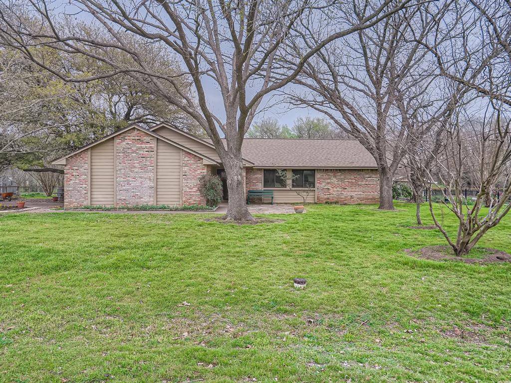 608 Pine Siskin DR, Buda, TX 78610