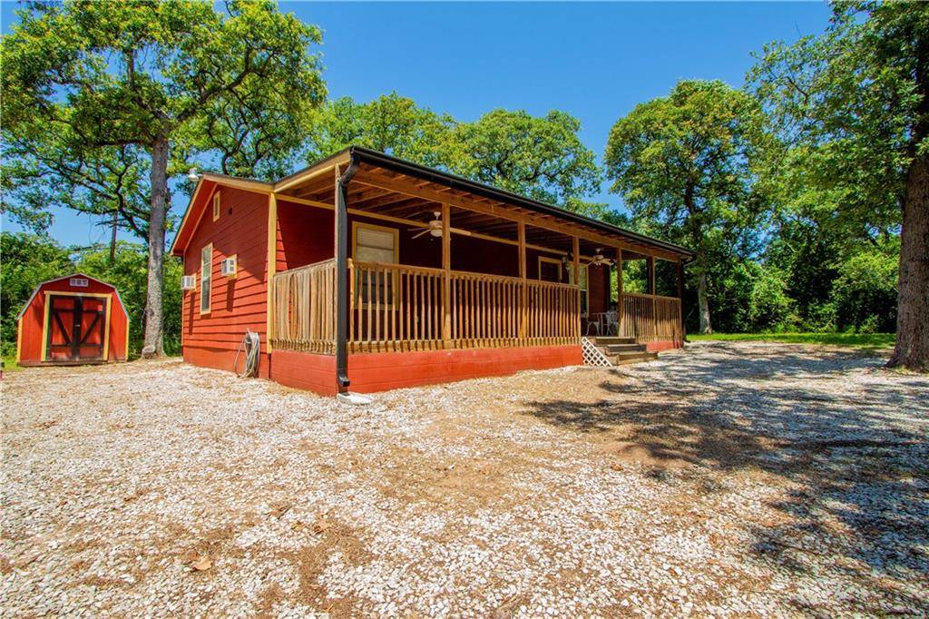 200 Spring Oak LN, Somerville, TX 77879