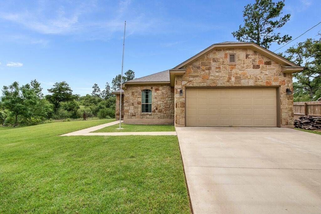 111 Peahi CT, Bastrop, TX 78602