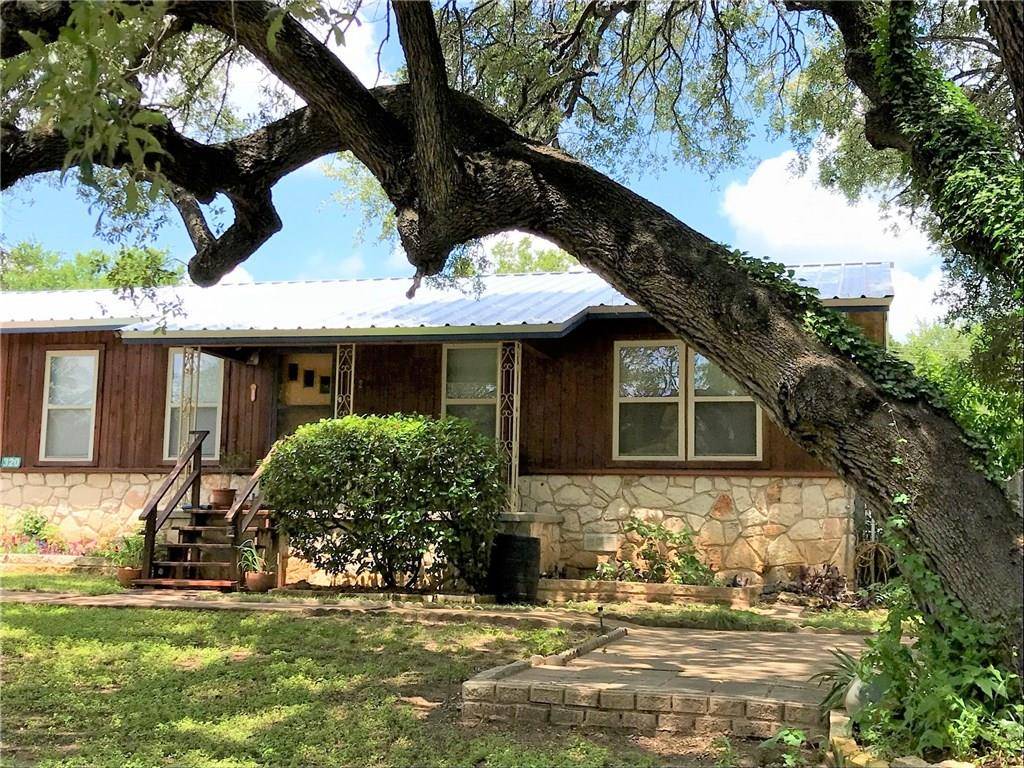320 Songwood DR, Spicewood, TX 78669