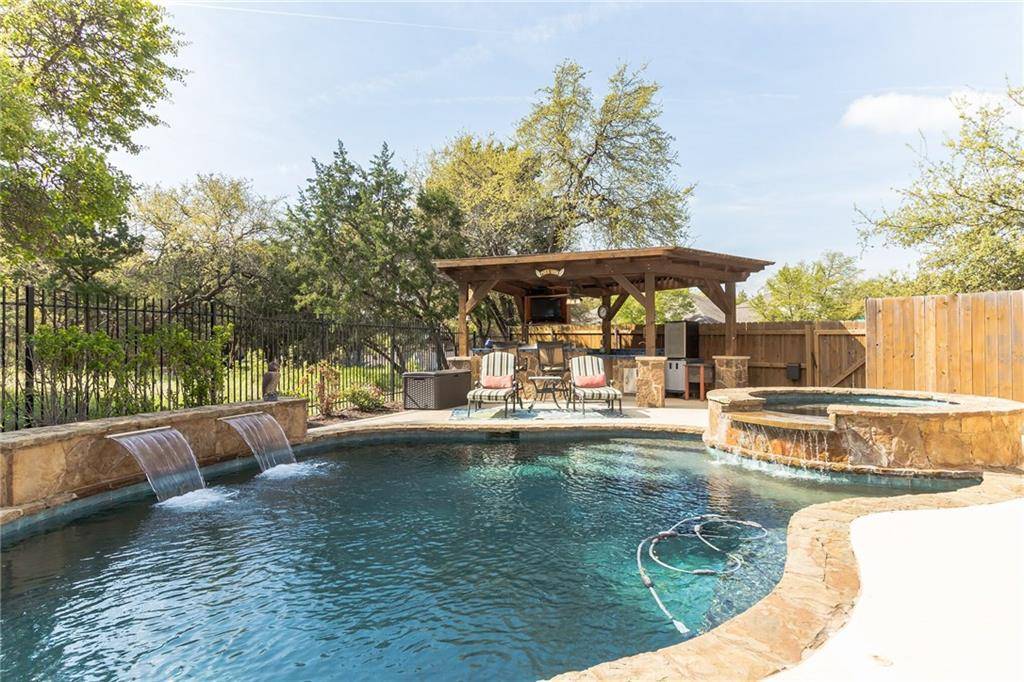 3901 Vallarta LN, Round Rock, TX 78681