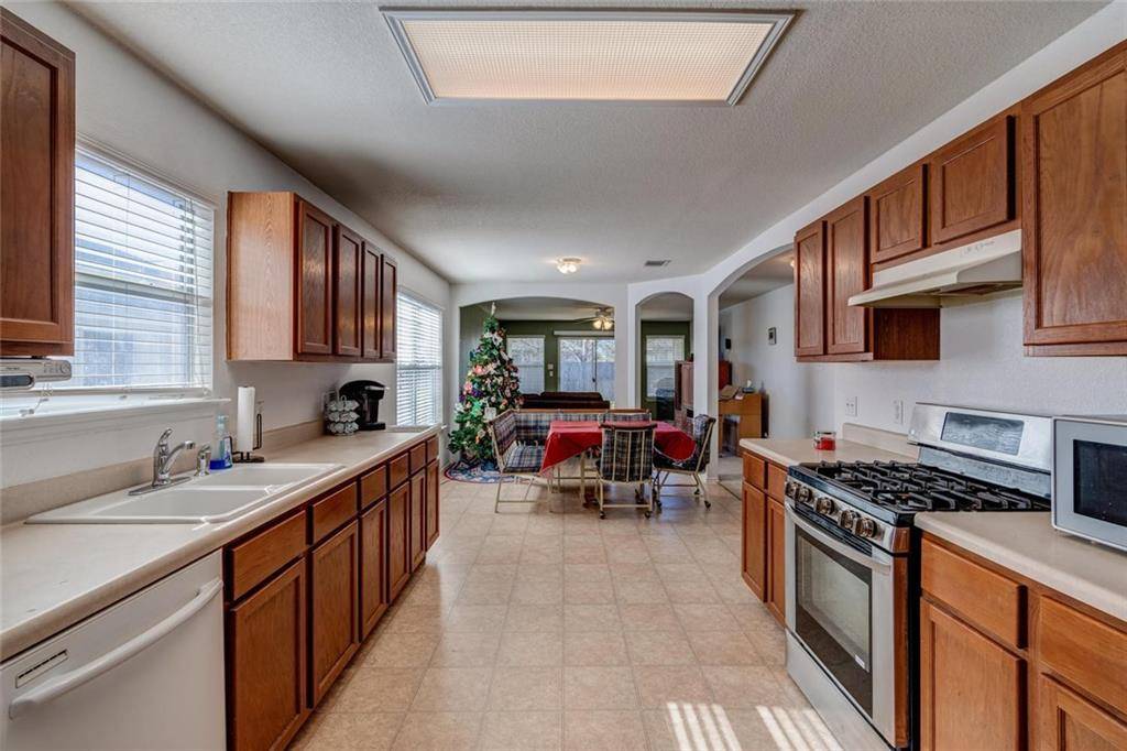 308 Paige BND, Hutto, TX 78634