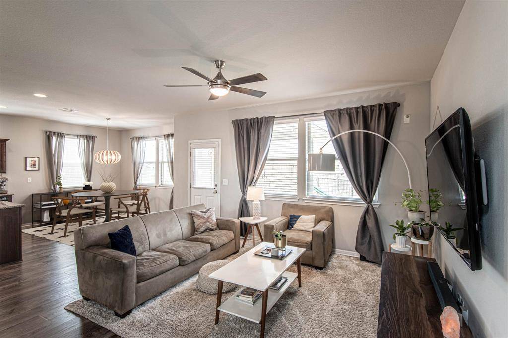 729 Twisted Oaks LN, Buda, TX 78610