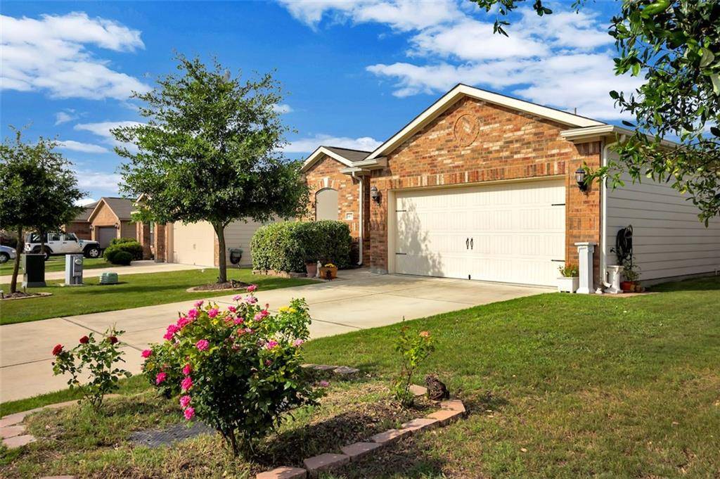 417 Sapphire LN, Jarrell, TX 76537
