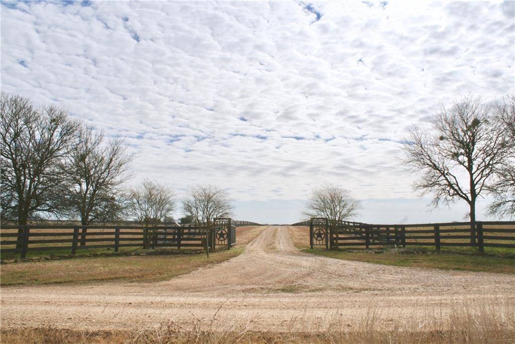 1998 CR 136, Cameron, TX 76519