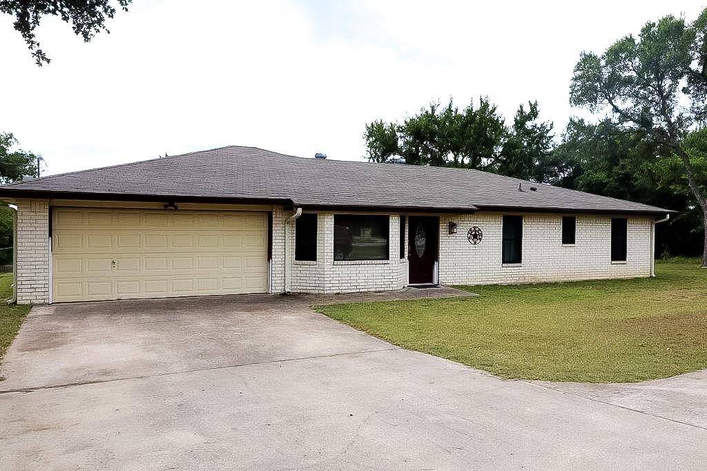 212 County Road 3081, Lampasas, TX 76550