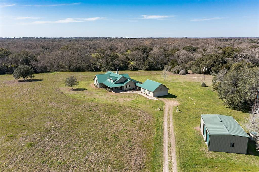 12440 N 77 HWY, Hallettsville, TX 78956