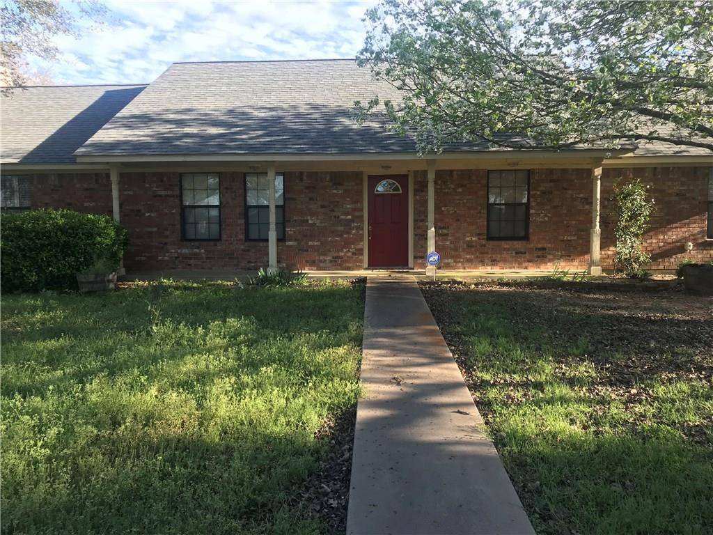 107 Champions DR, Rockdale, TX 76567