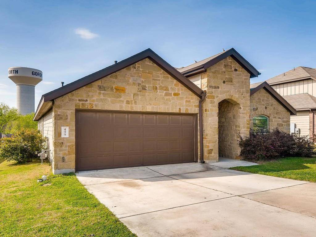499 Eagle Brook LN, Buda, TX 78610