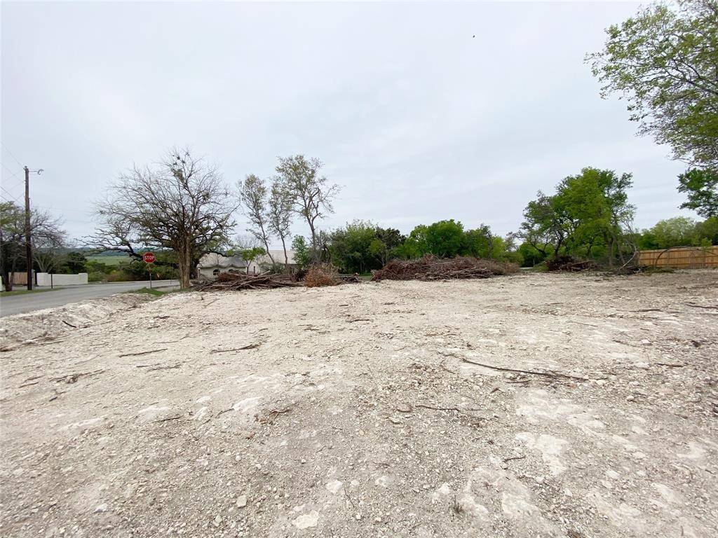 126 Stageline DR, Kyle, TX 78640