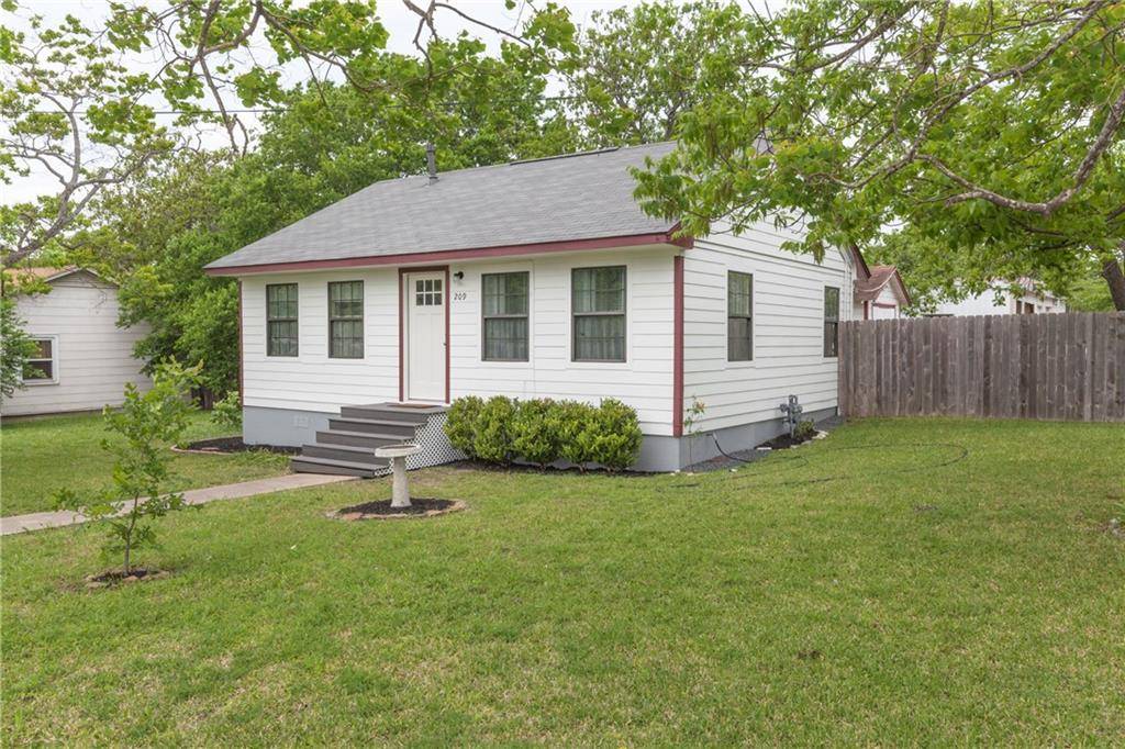 209 Oscar ST, Taylor, TX 76574