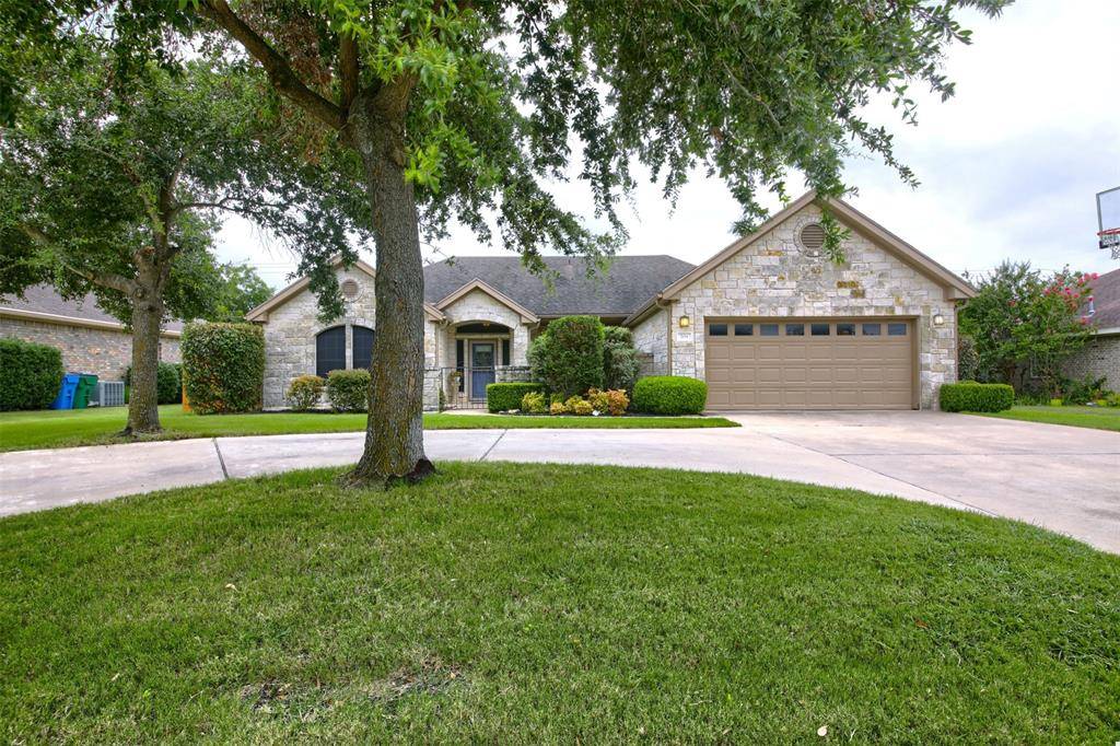 709 T H Johnson DR, Taylor, TX 76574